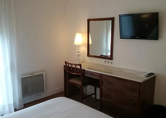 Hotel Restaurant - La Ferme De Vaux 2*